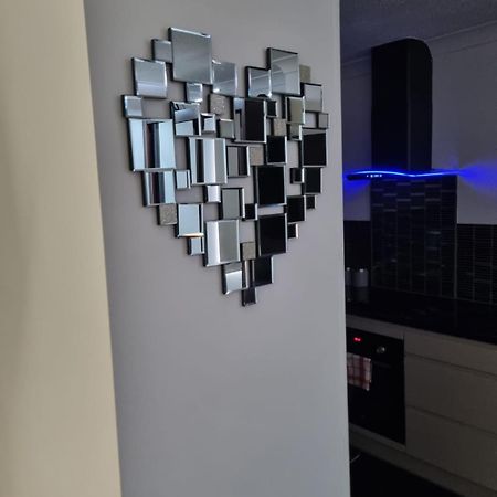 Stylish London Apartment & Free Parking Extérieur photo