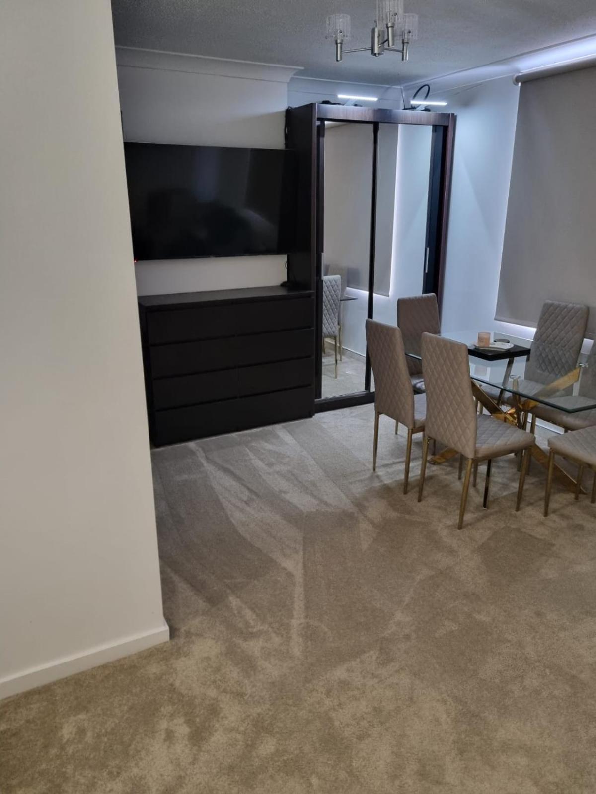 Stylish London Apartment & Free Parking Extérieur photo