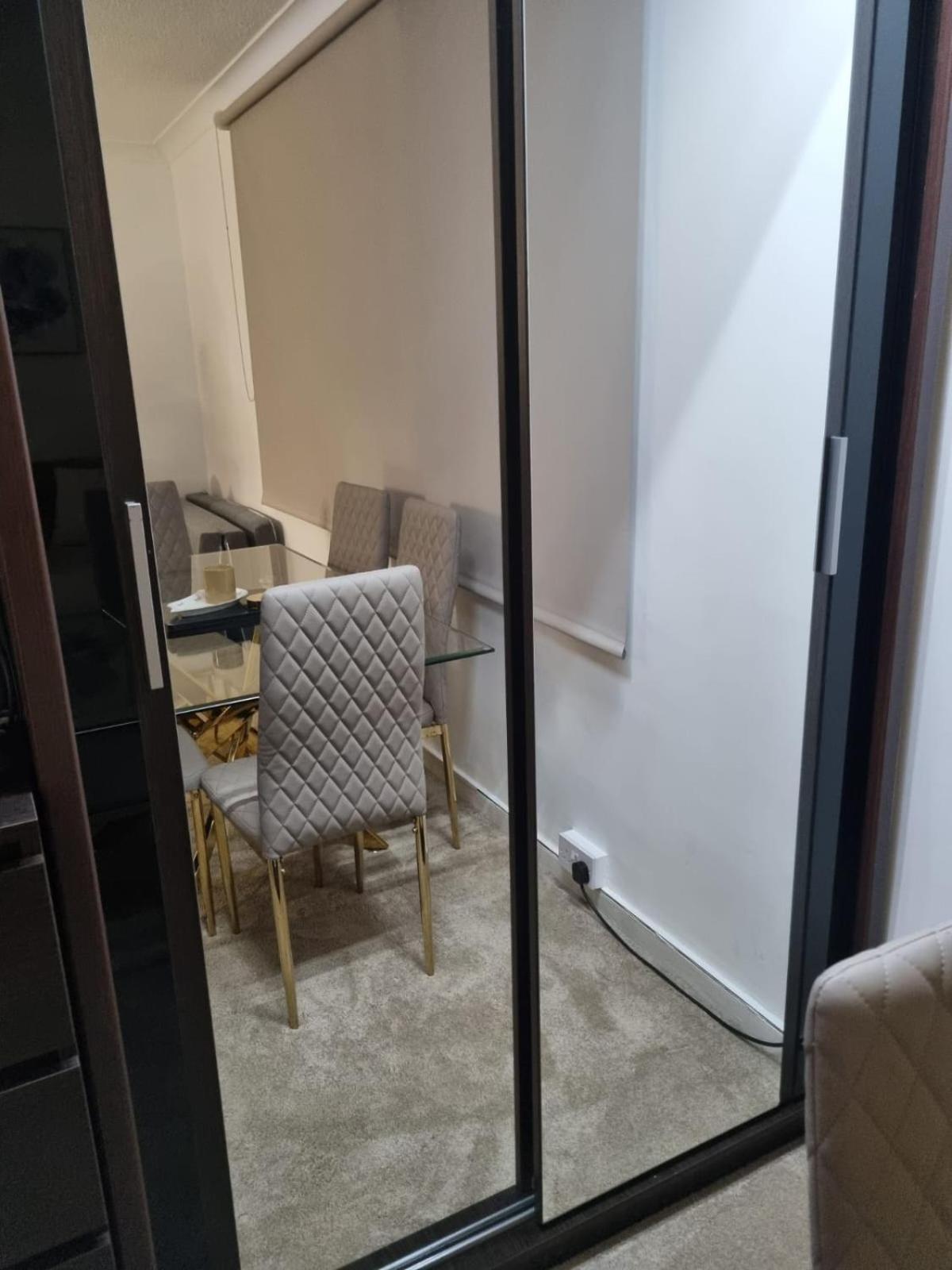 Stylish London Apartment & Free Parking Extérieur photo