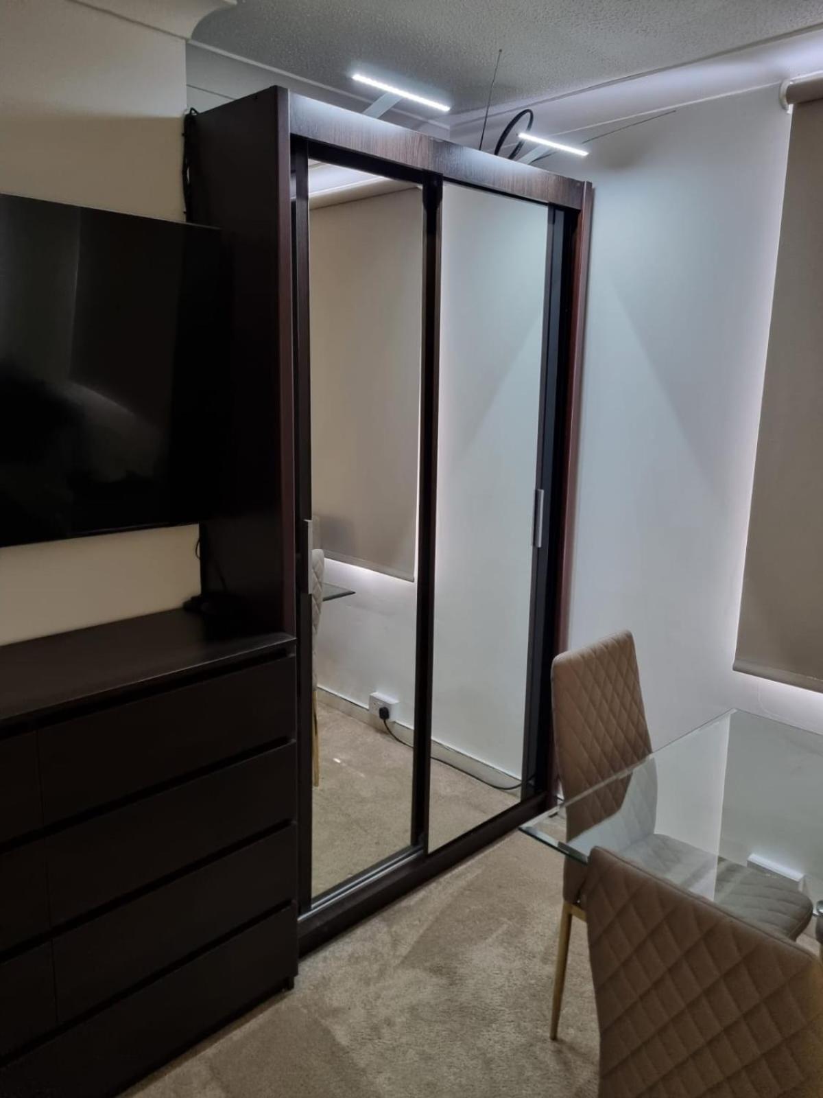 Stylish London Apartment & Free Parking Extérieur photo