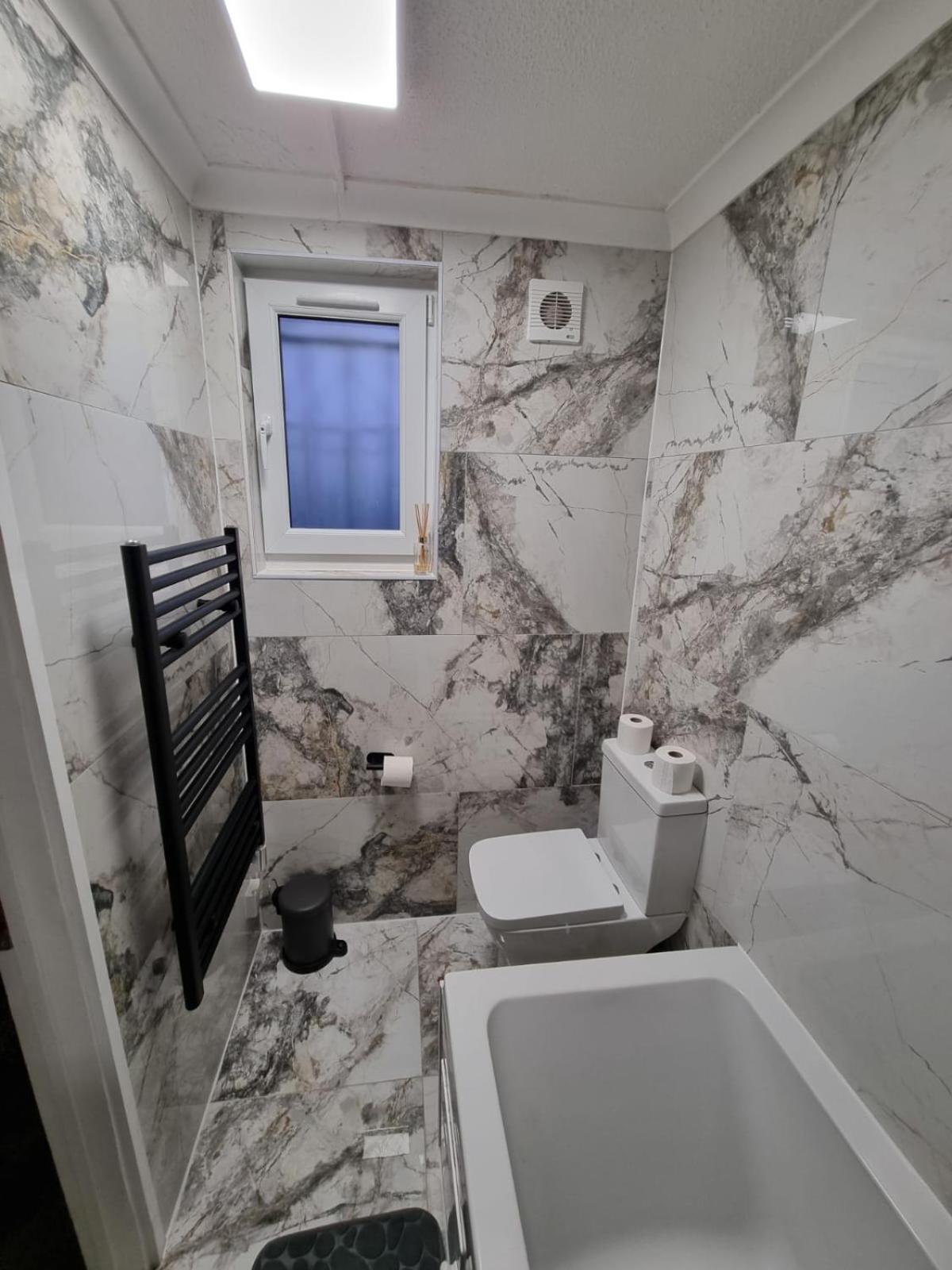 Stylish London Apartment & Free Parking Extérieur photo
